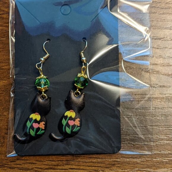 Black Floral Cat Earrings - Picture 2 of 4
